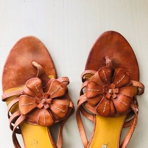 GORGEOUS VINTAGE MAX STUDIO SLIPPERS